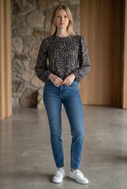 Riley & Rae Leopard Print Long Sleeve Sweater Casual Chic M NWT Soft Knit Urban